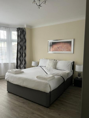 4 Bedroom holiday home